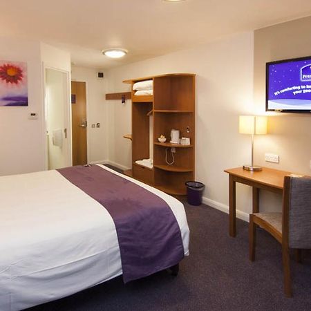 Premier Inn Hatfield Экстерьер фото
