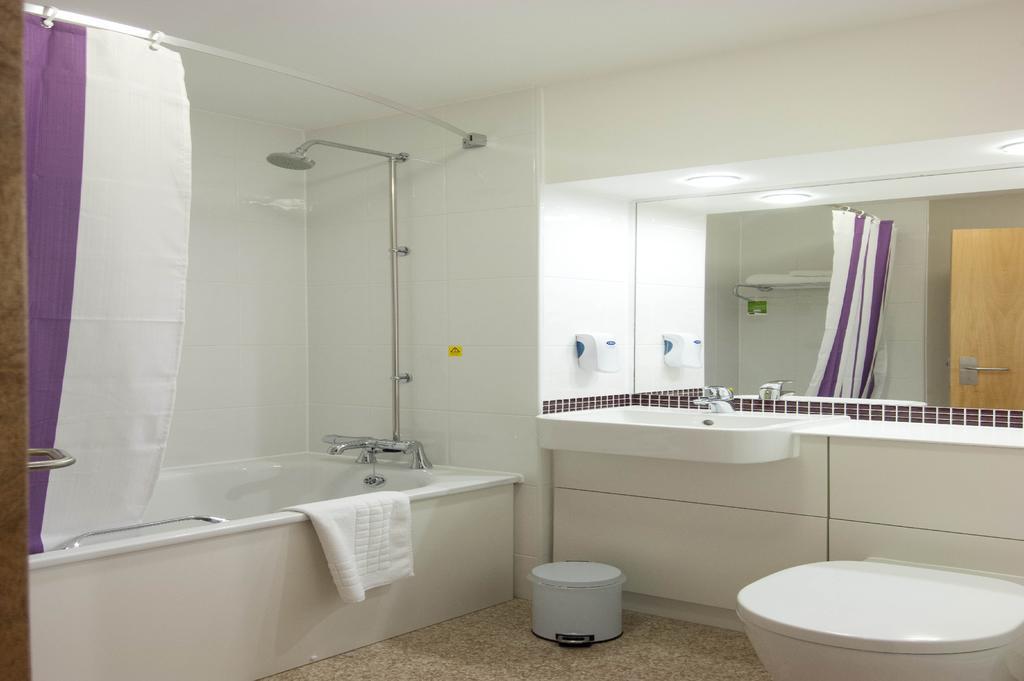 Premier Inn Hatfield Экстерьер фото