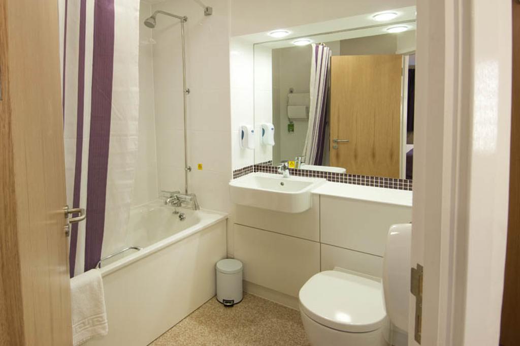 Premier Inn Hatfield Номер фото