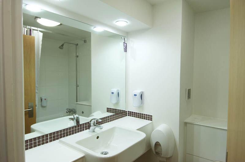 Premier Inn Hatfield Экстерьер фото